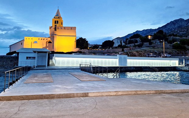 Novouređeno gradsko kupalište u Karlobagu                                                                                                                                                                                                                 